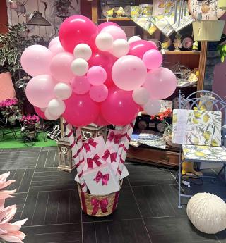 Hőlégballon dekoráció lufikkal