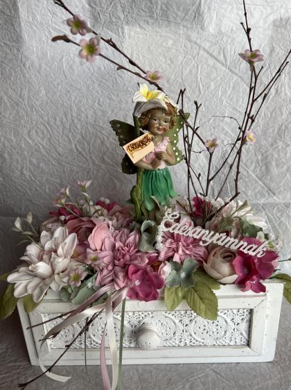 Virágbox, tündéres asztaldísz, virág dekoráció