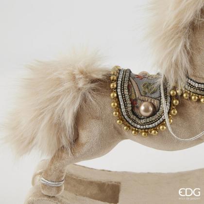 Hintaló figura, hintalovas dísz, elegáns hintalovacska, plüss bevonatú, gyöngyös (több méret)