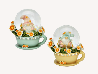 Hógömb, tavaszi glitteres hógömb, tavaszi virágos manó teáscsészében, kicsi