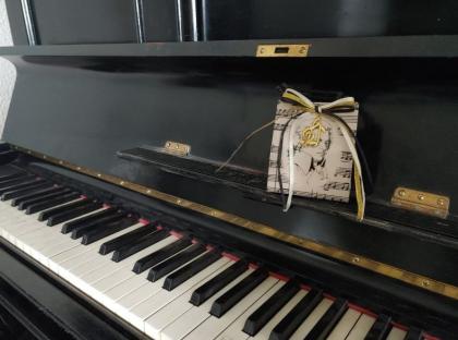 Ajándéktasakos zenedoboz, akasztható zenedoboz, Mozart zenedoboz, [Mozart - Kis éji zene]